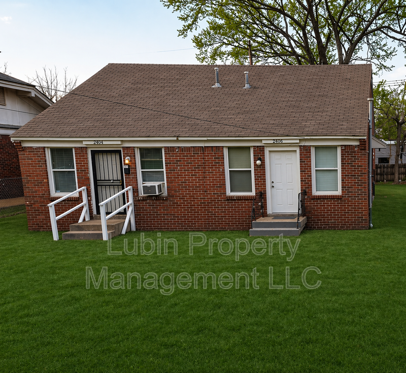 2406 Forest Ave