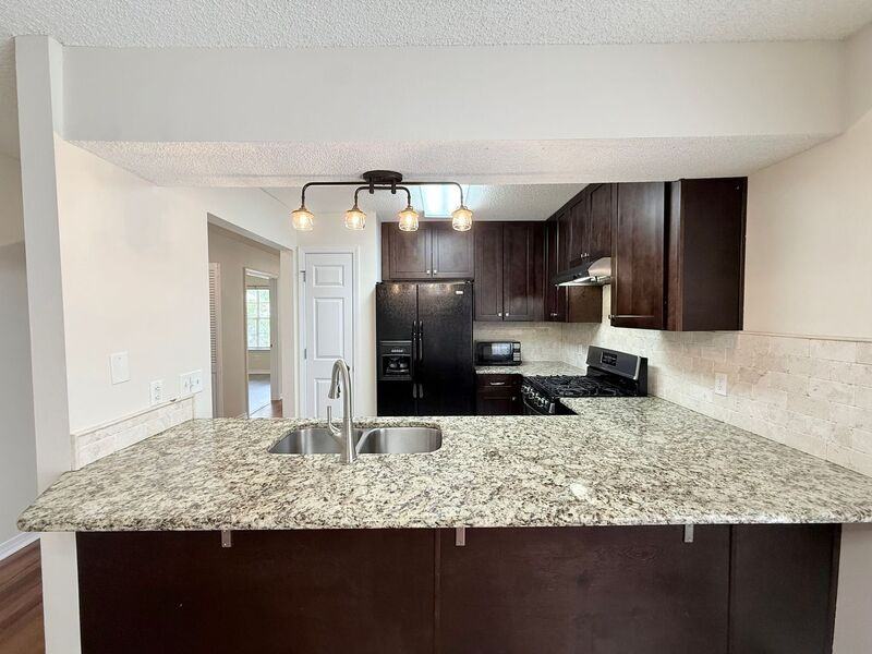 2313 Shoal Creek Dr - Photo 3 of 15