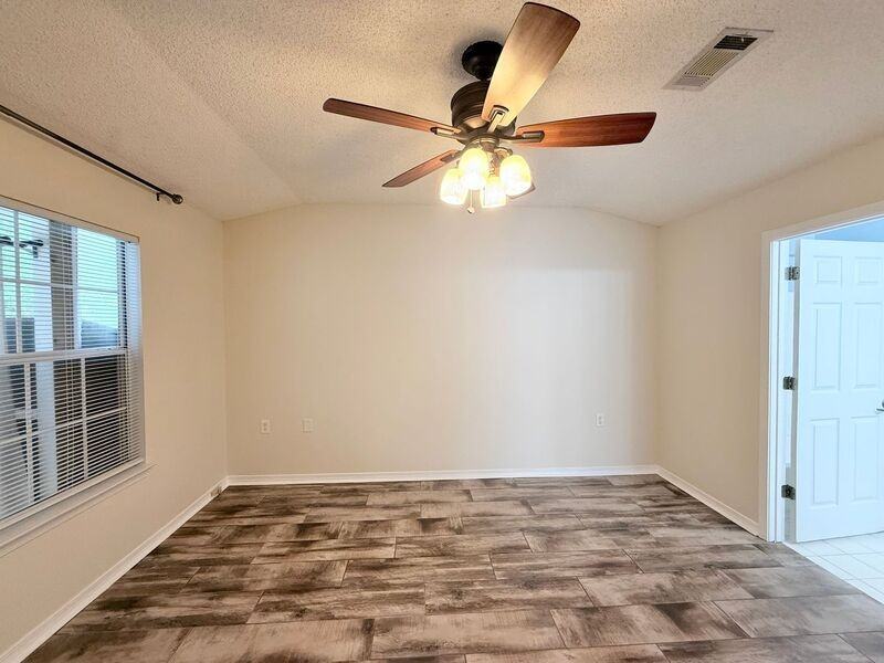 2313 Shoal Creek Dr - Photo 5 of 15