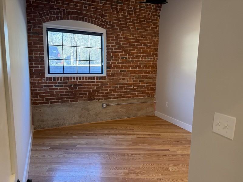 1665 Main St - Photo 4 of 9