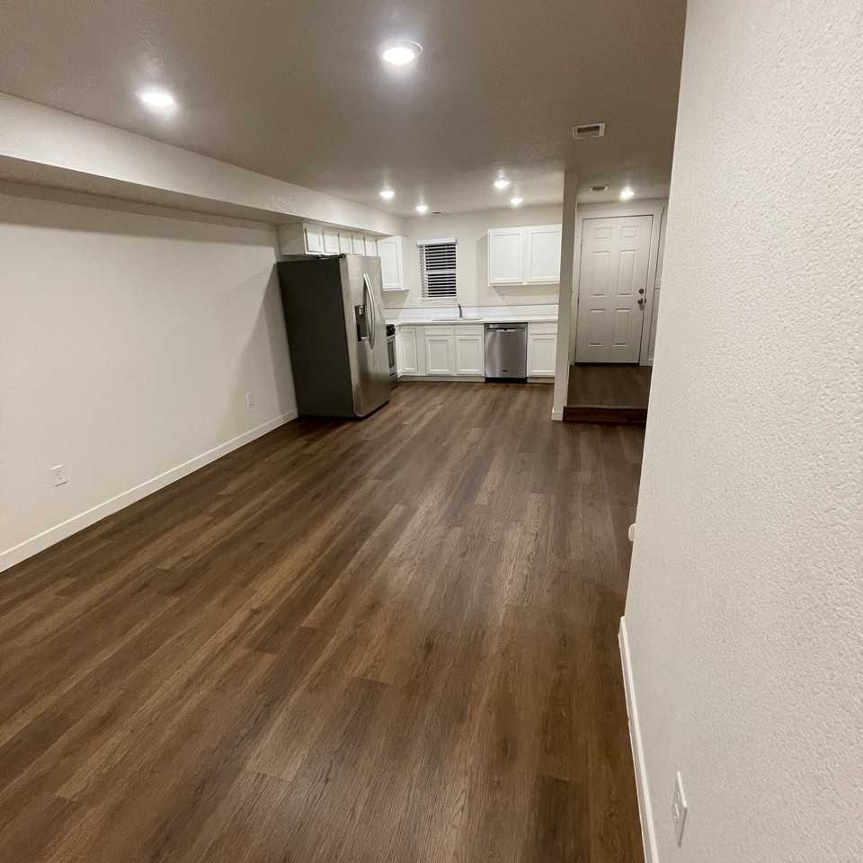 3414 W 7th St Apt 2 #4 - Photo 2 of 10
