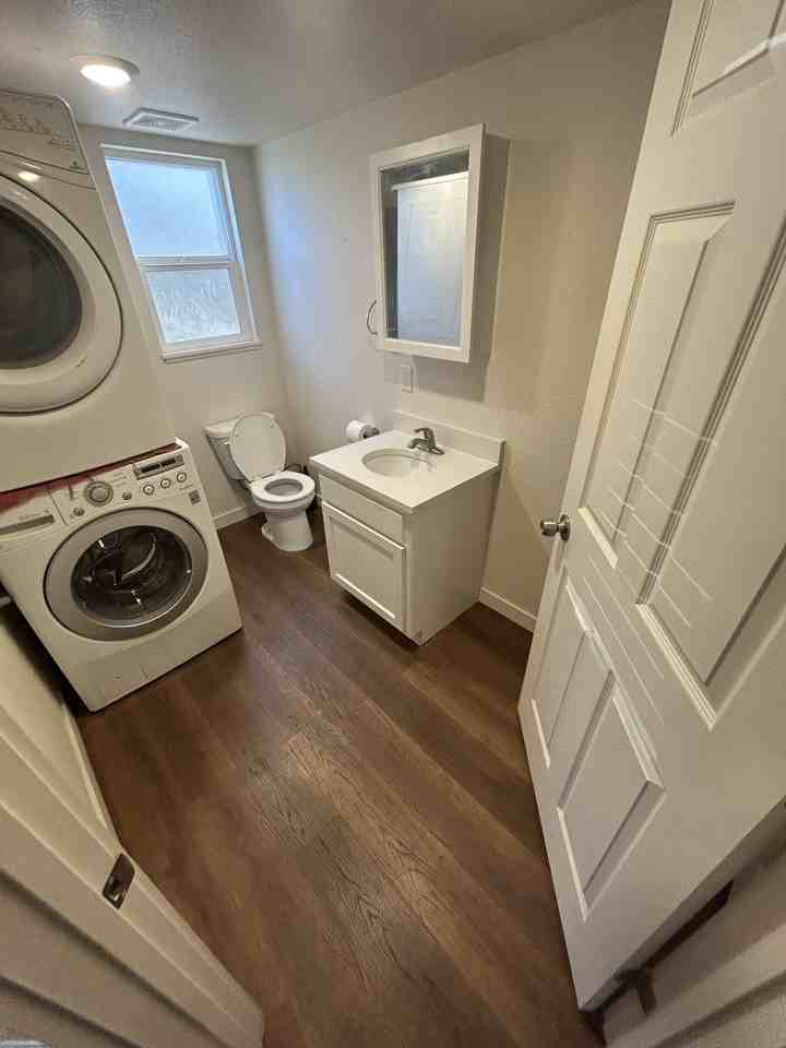 3414 W 7th St Apt 2 #4 - Photo 4 of 10