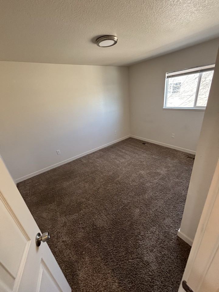 3414 W 7th St Apt 2 #4 - Photo 7 of 10