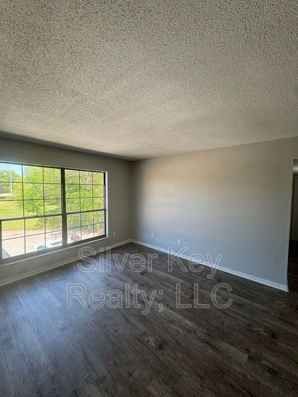 311 Sunset Dr #14 - Photo 3 of 10