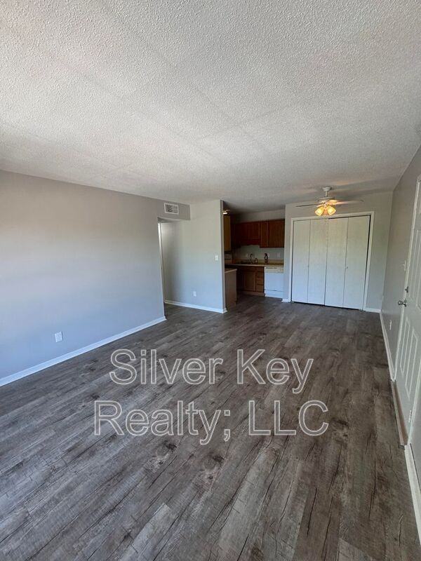 311 Sunset Dr #14 - Photo 4 of 10