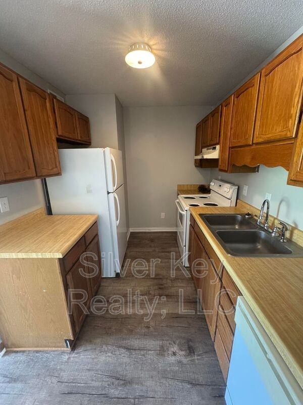 311 Sunset Dr #14 - Photo 6 of 10