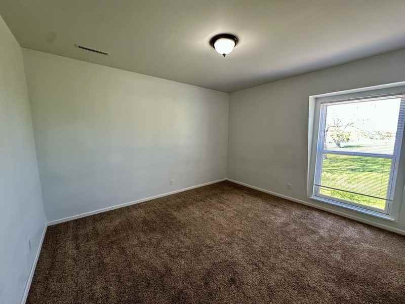 1440 Meadowview Dr #10 - Photo 5 of 10