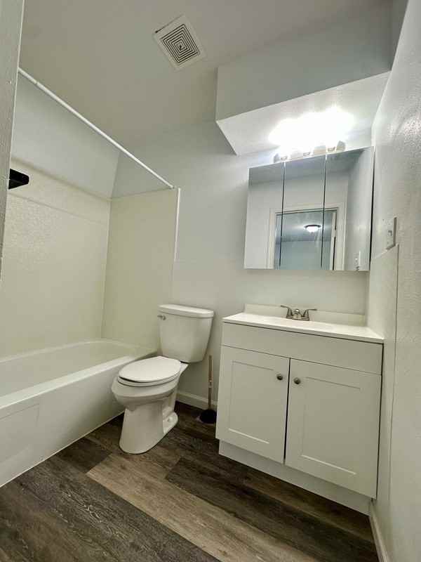 1440 Meadowview Dr #10 - Photo 7 of 10