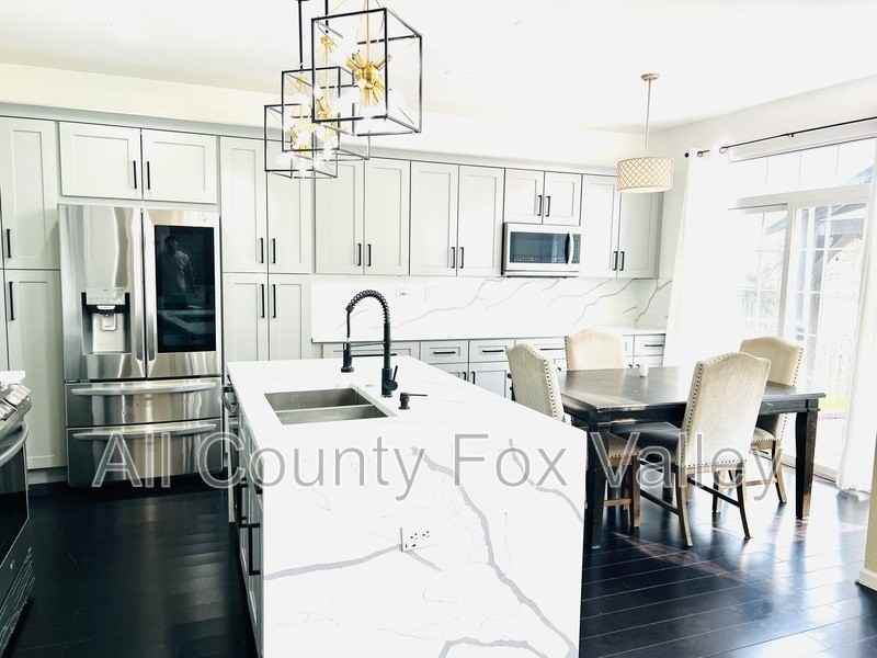 2080 Mark Cir - Photo 2 of 34