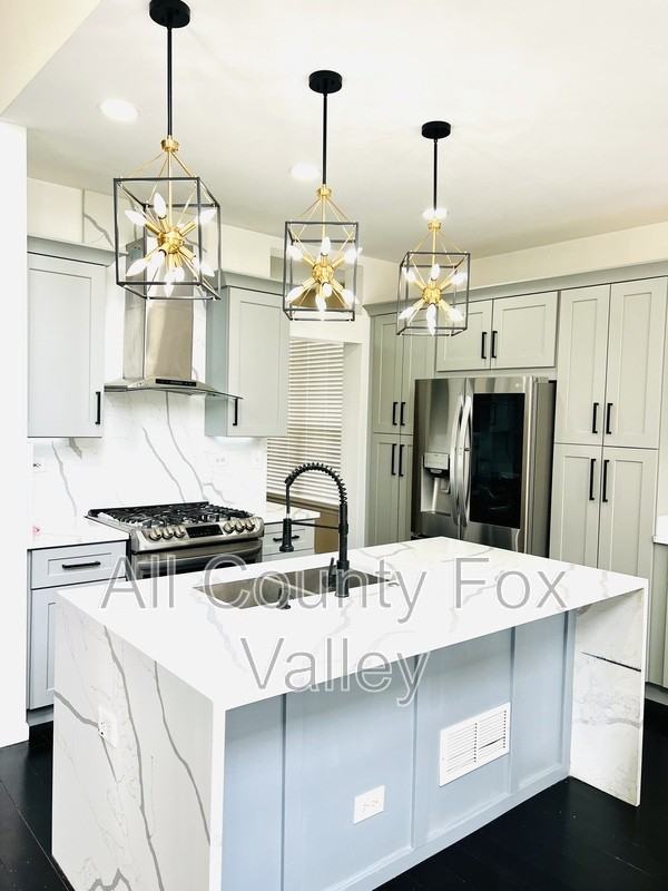 2080 Mark Cir - Photo 3 of 34