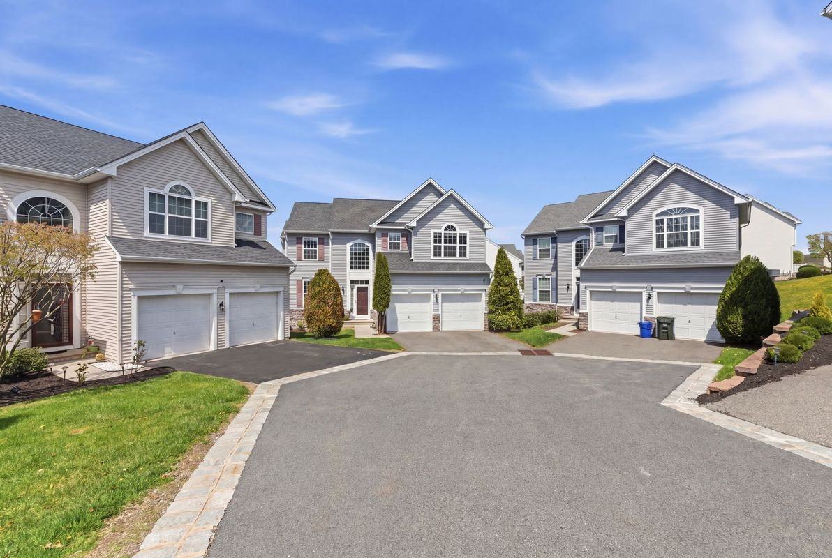 263 Winding Hill Dr - Photo 2 of 16