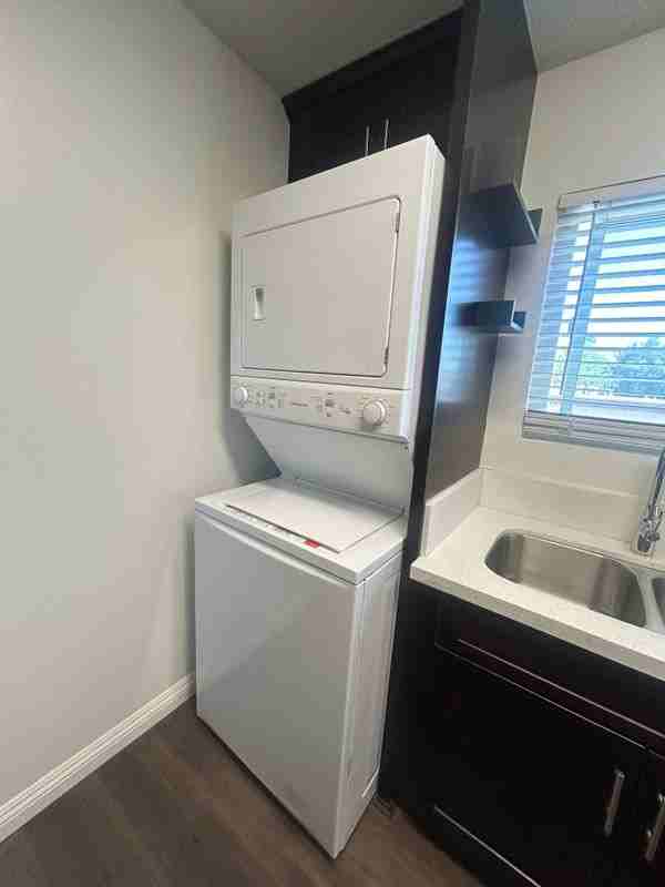 1305 N Garfield Ave ##1 - Photo 5 of 9