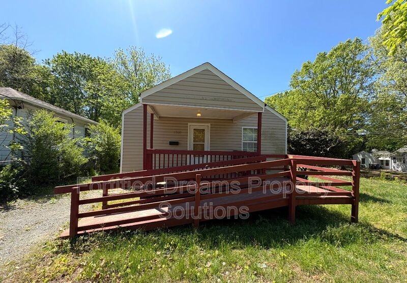 1000 E Brookline St - Photo 2 of 6