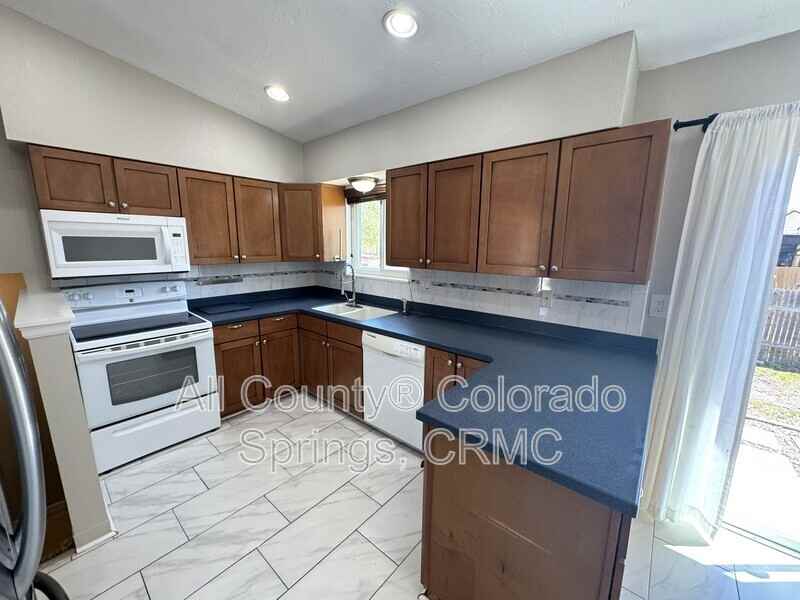 5185 Nolte Dr N - Photo 5 of 33