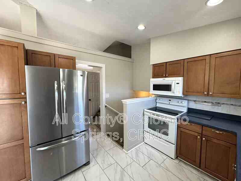 5185 Nolte Dr N - Photo 6 of 33