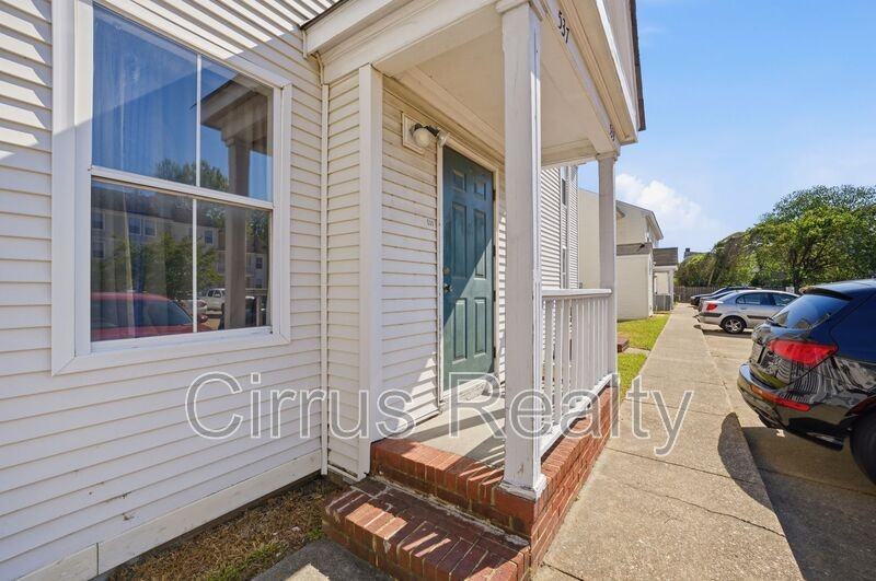 533 Columbia St - Photo 4 of 25