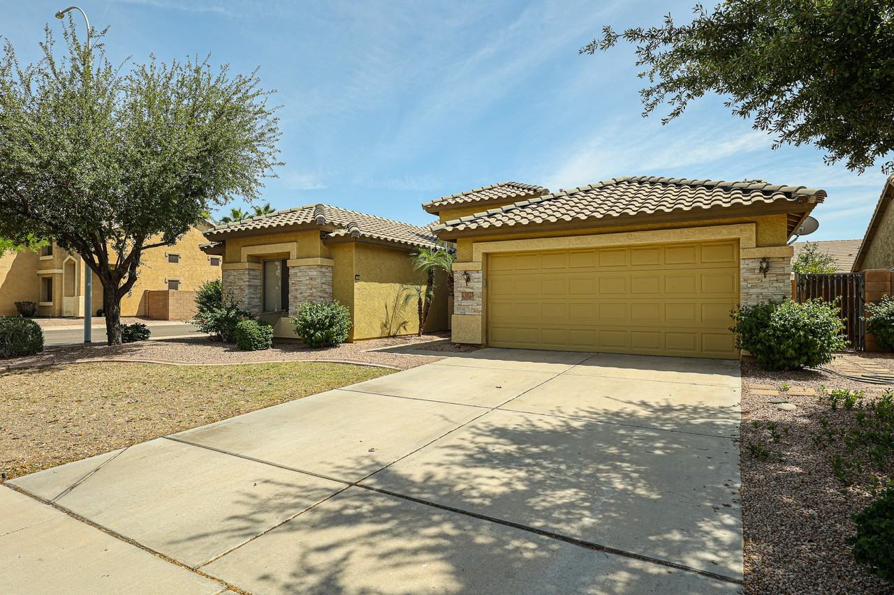 1623 E Wildhorse Pl - Photo 2 of 38