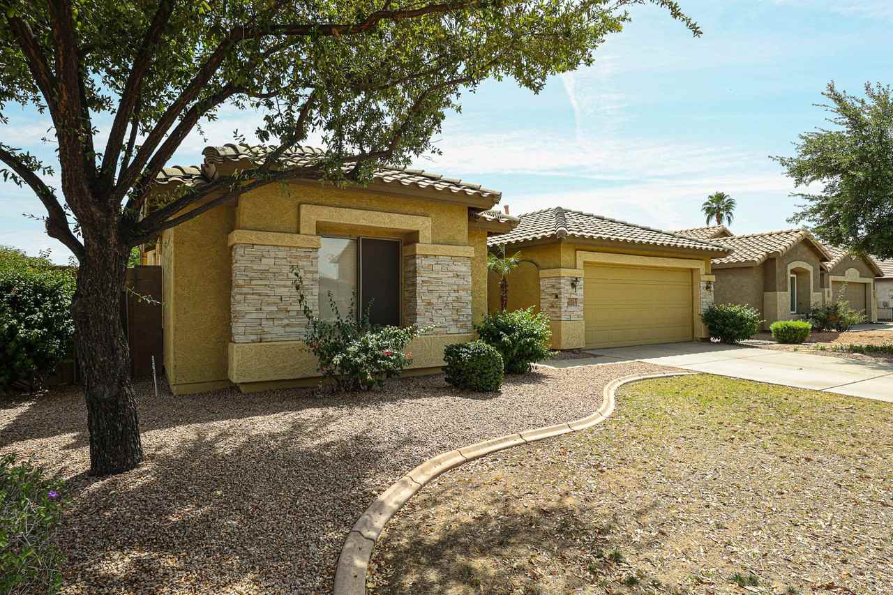 1623 E Wildhorse Pl - Photo 3 of 38