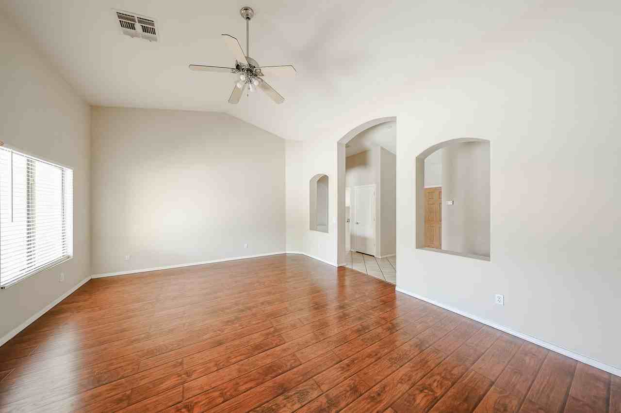 1623 E Wildhorse Pl - Photo 5 of 38