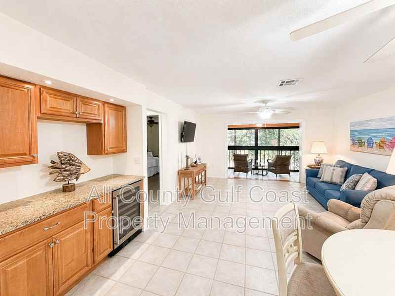 275 Mission Trl W #H - Photo 3 of 16