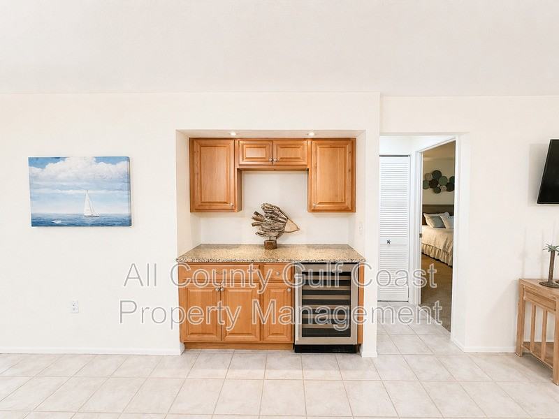 275 Mission Trl W #H - Photo 4 of 16