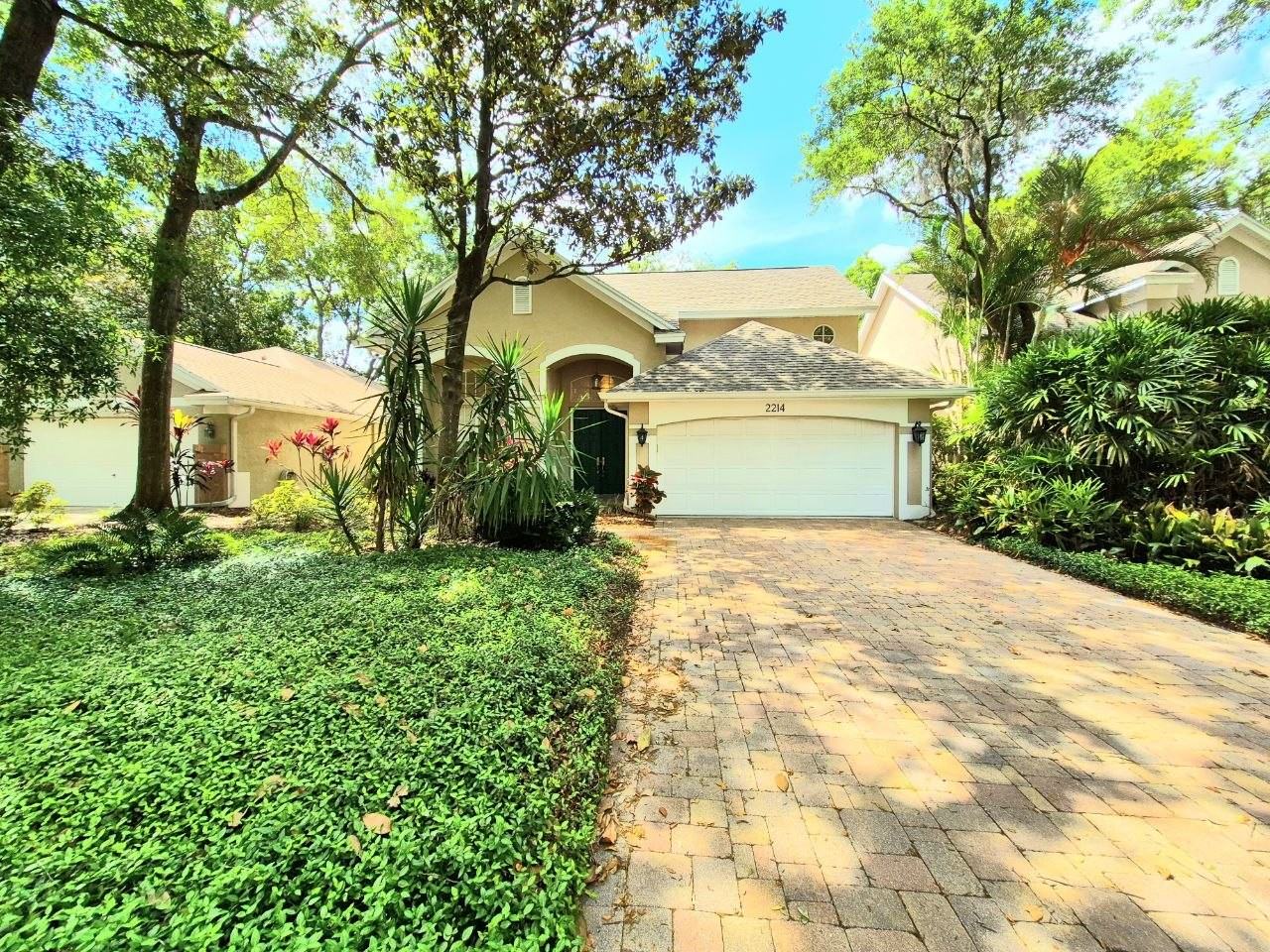 2214 Green Oaks Ln - Photo 2 of 50