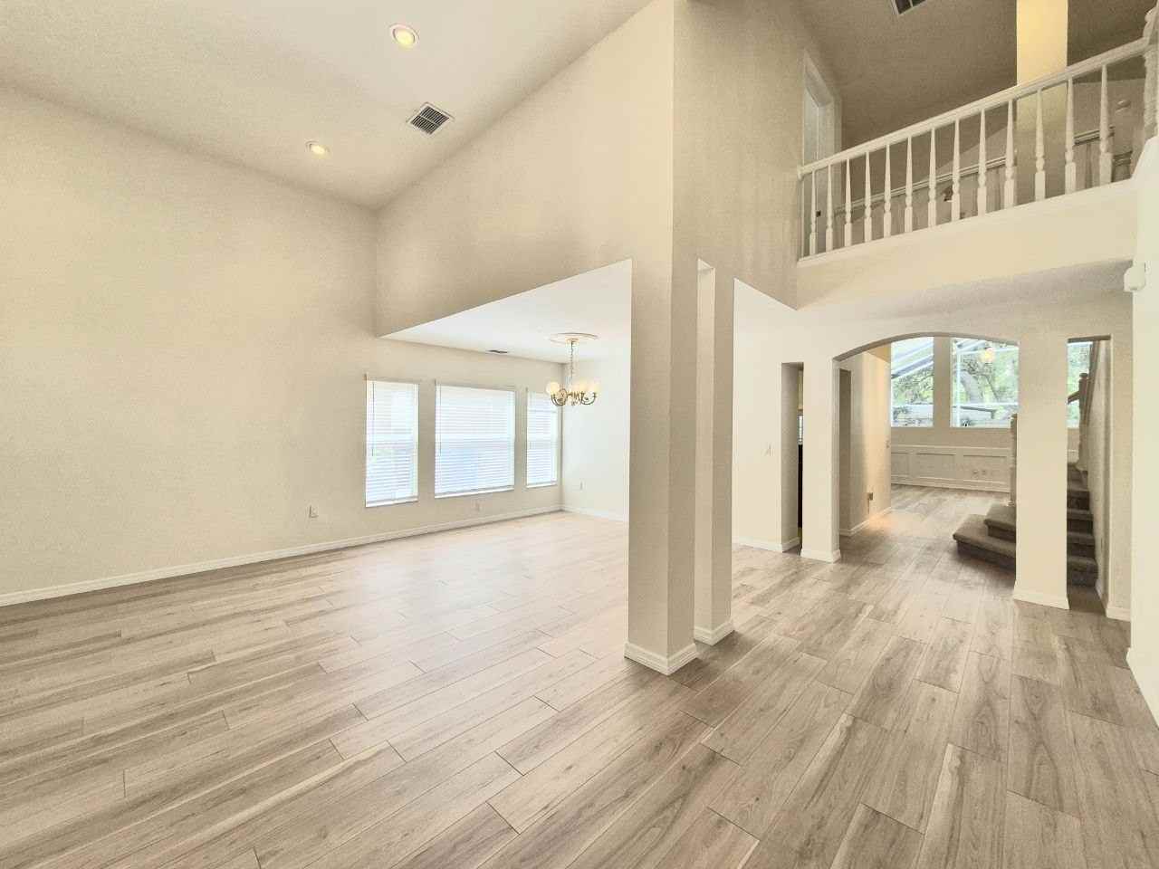 2214 Green Oaks Ln - Photo 5 of 50