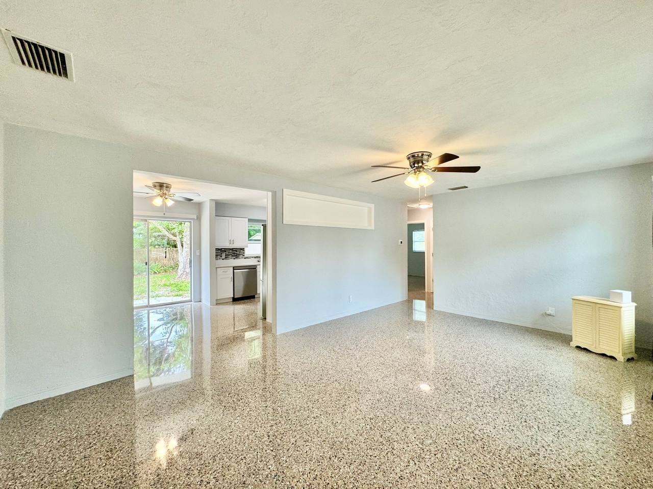 10932 104th Ave - Photo 4 of 29