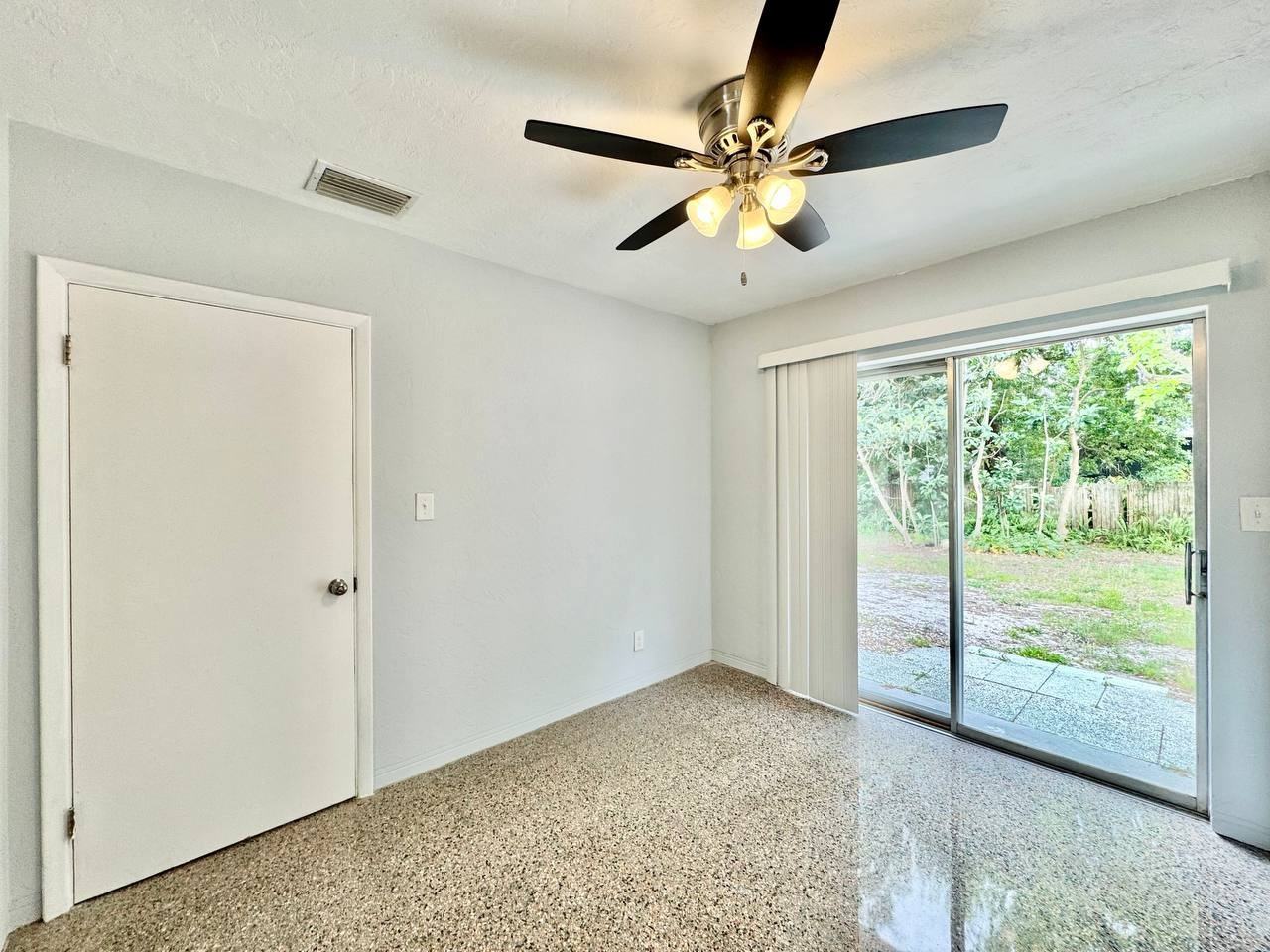 10932 104th Ave - Photo 7 of 29