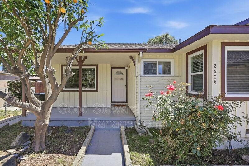 2608 Balfour Ave - Photo 2 of 30