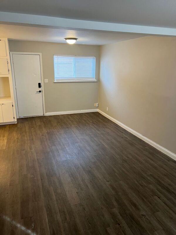 2929 E University St #8 - Photo 2 of 18