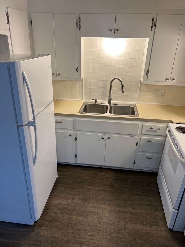 2929 E University St #8 - Photo 5 of 18