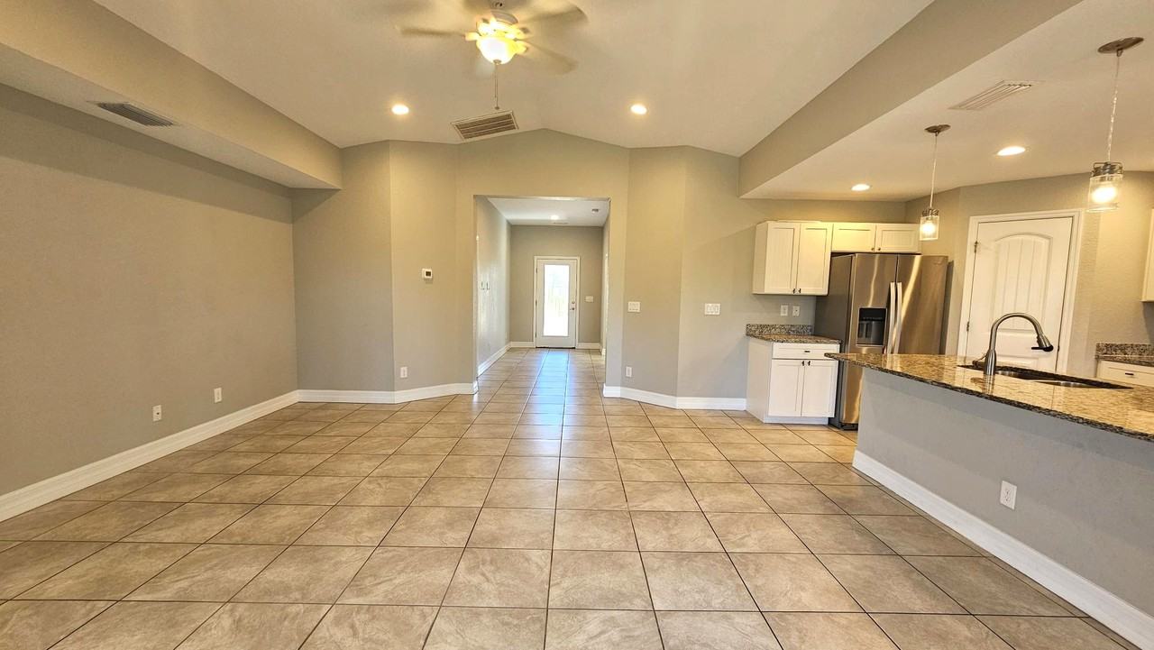 210 Lime Tree Park - Photo 6 of 30