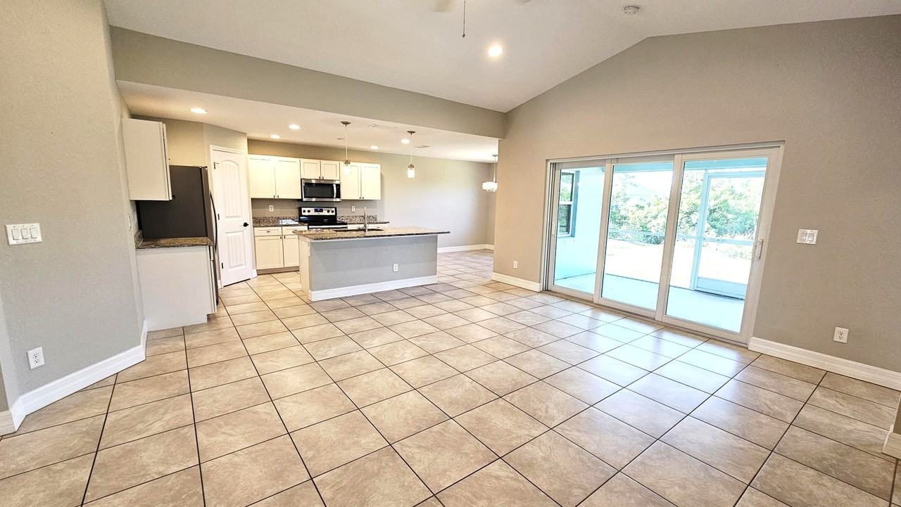 210 Lime Tree Park - Photo 7 of 30