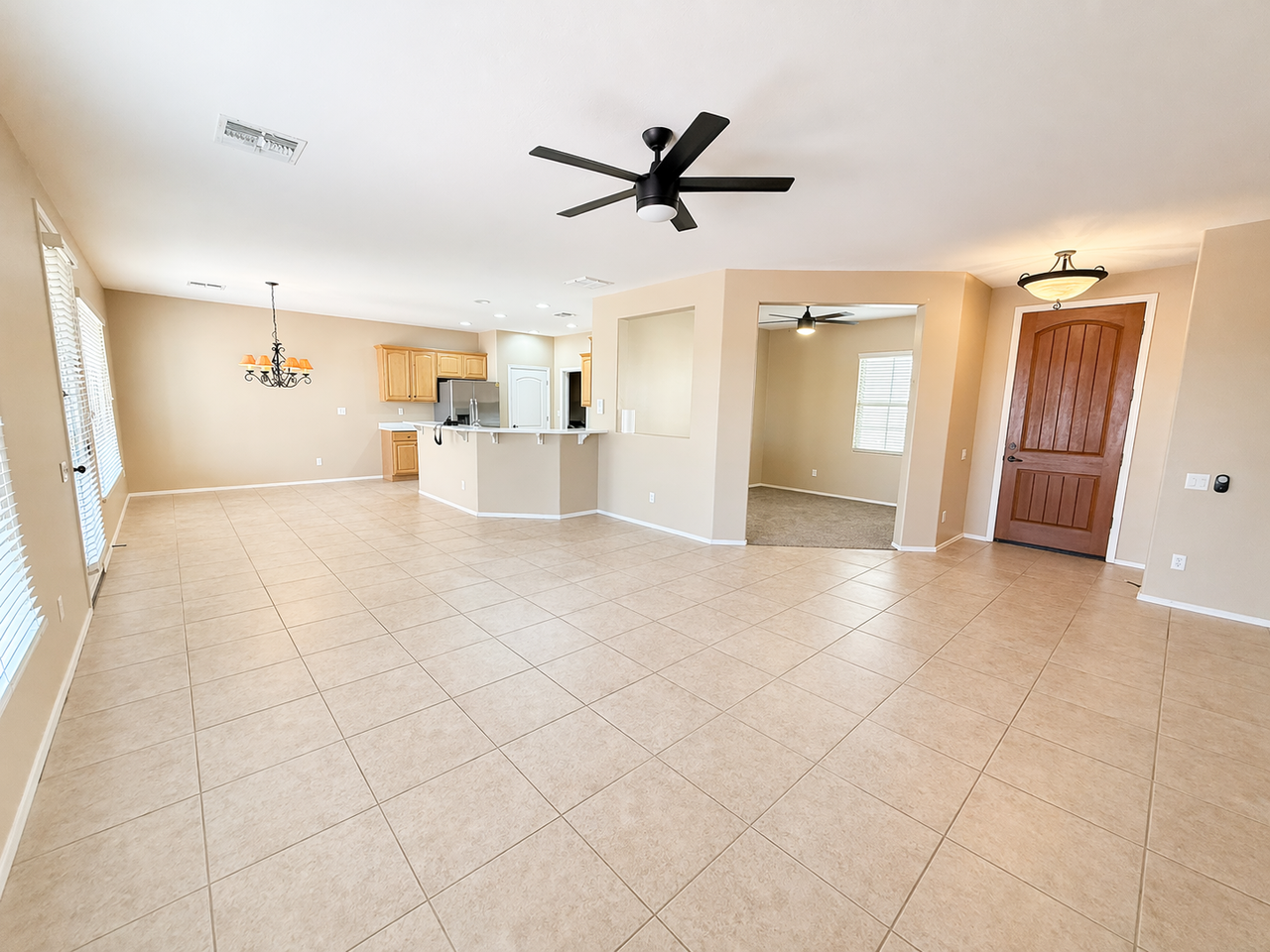 12910 W Junipero Dr - Photo 3 of 22