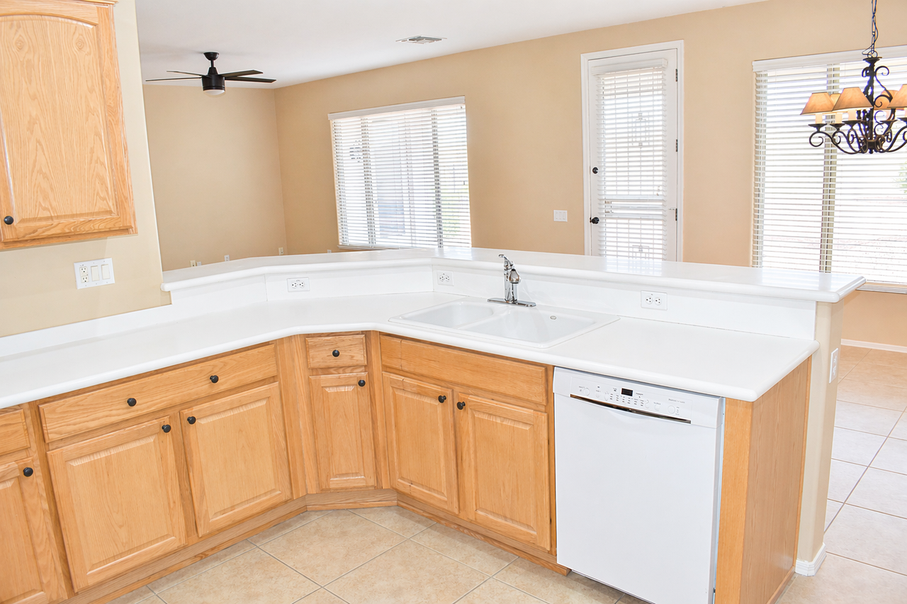 12910 W Junipero Dr - Photo 6 of 22