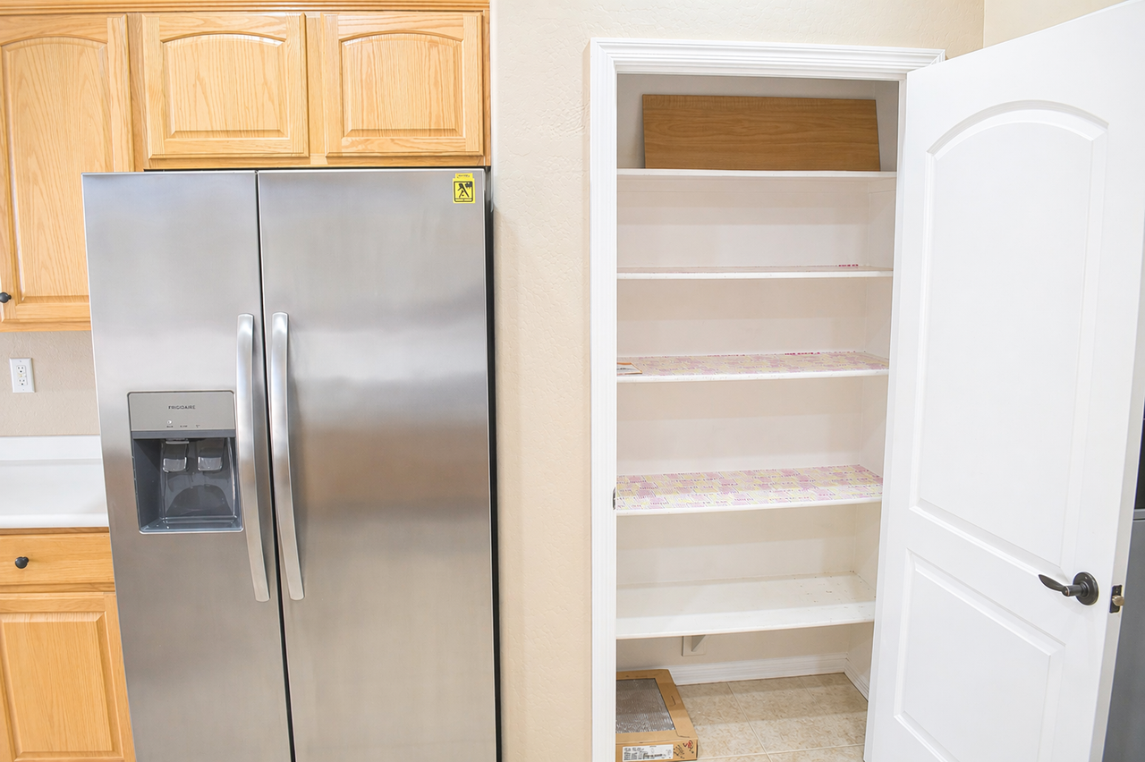 12910 W Junipero Dr - Photo 7 of 22