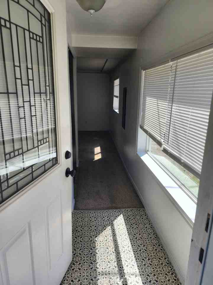 1409 W Railroad Ave #A - Photo 4 of 10