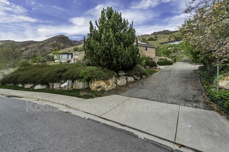 3608 E Crest Mount Cir - Photo 6 of 27