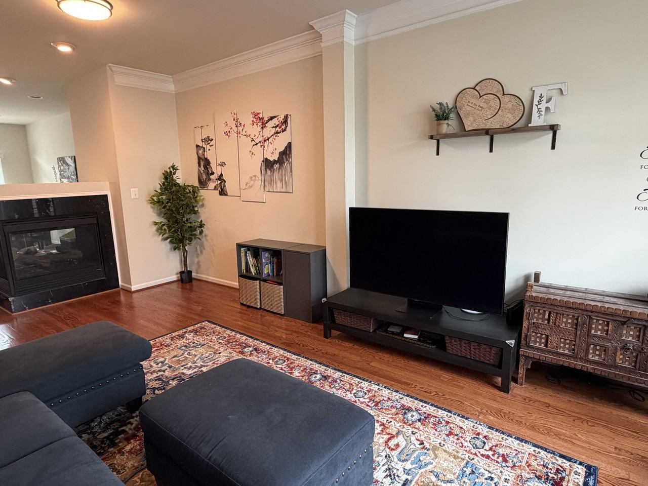 4587 Derring Ln - Photo 2 of 18