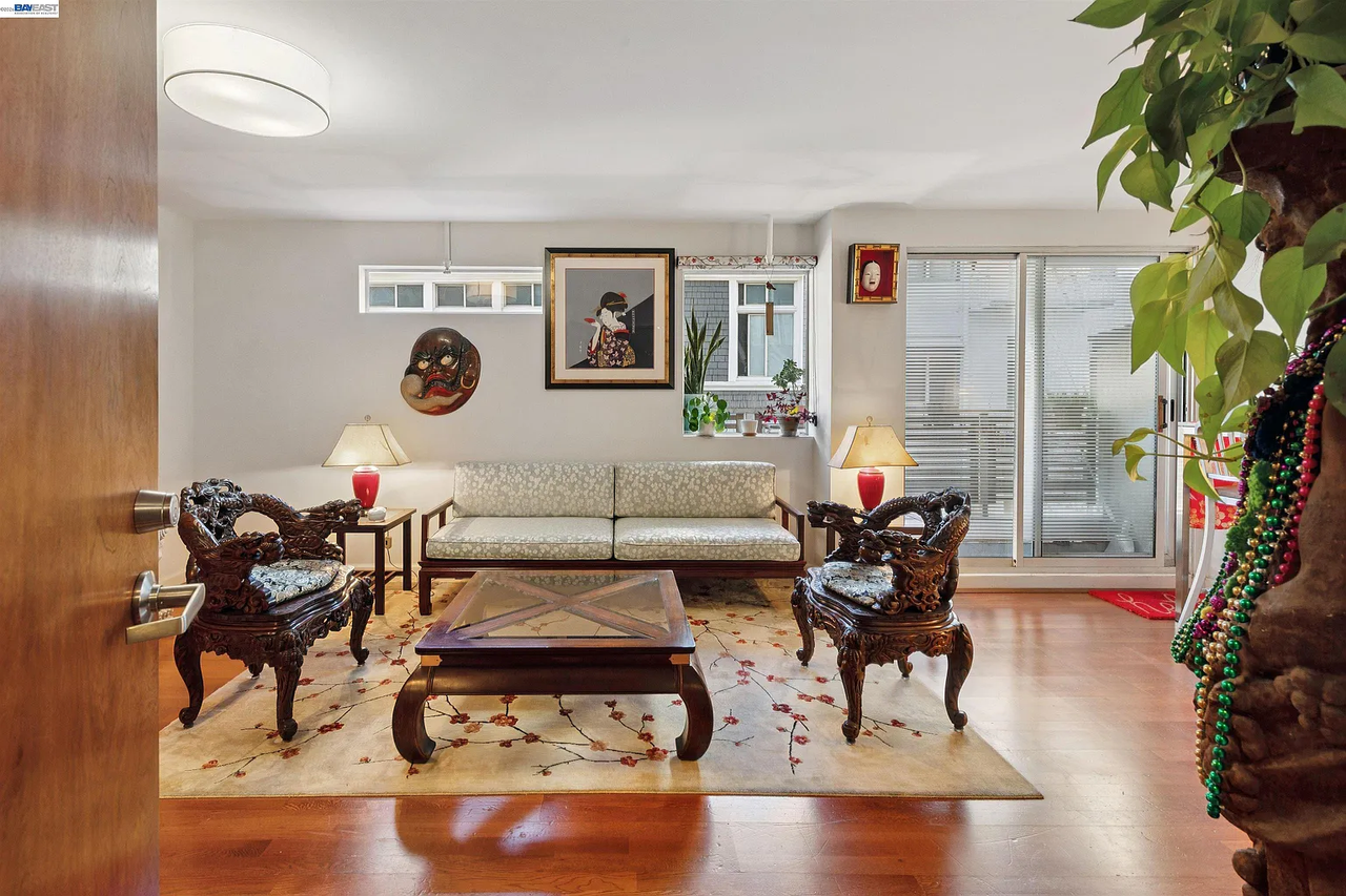 81 Frank Norris St - Photo 6 of 16