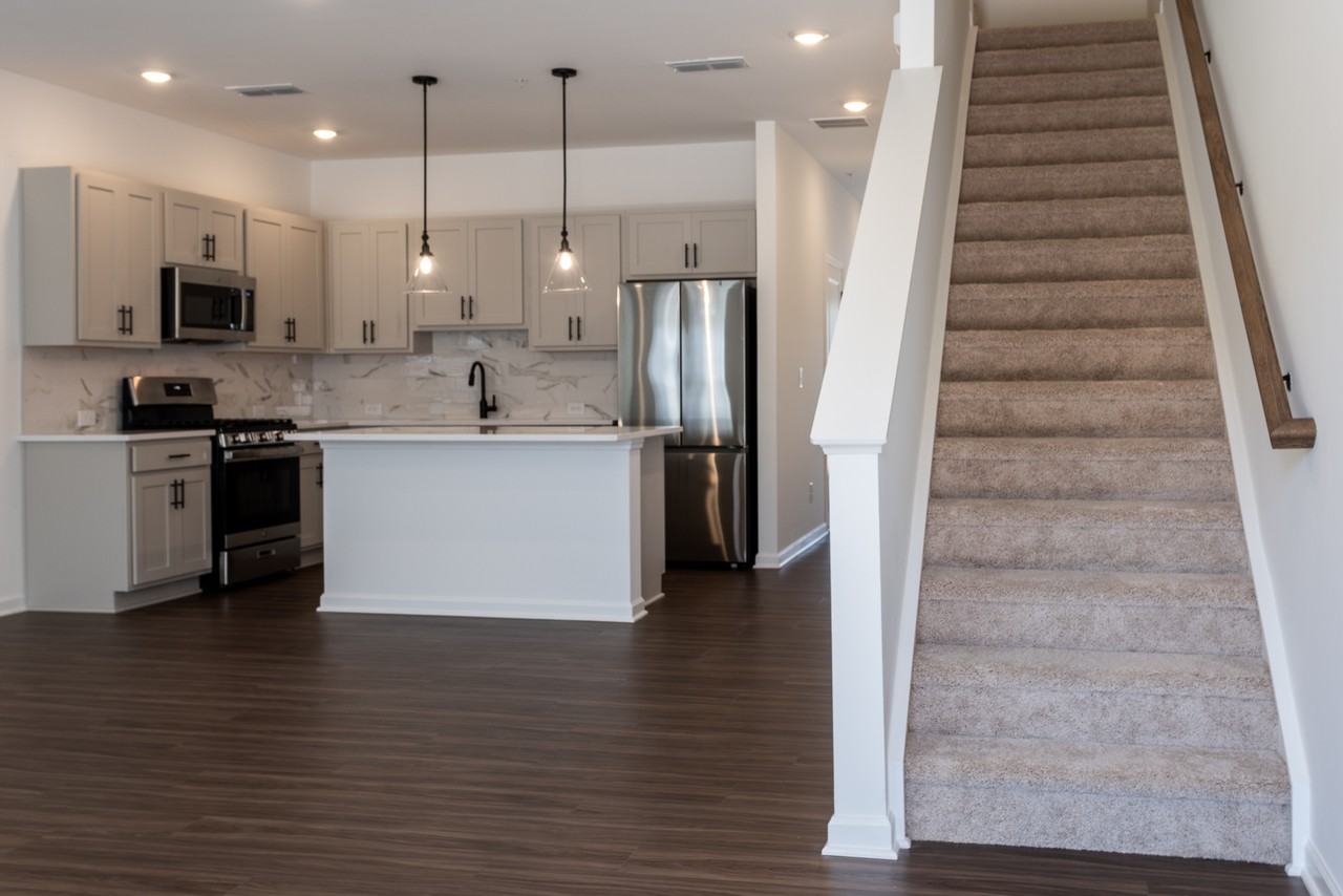 5542 Highland St - Photo 7 of 40