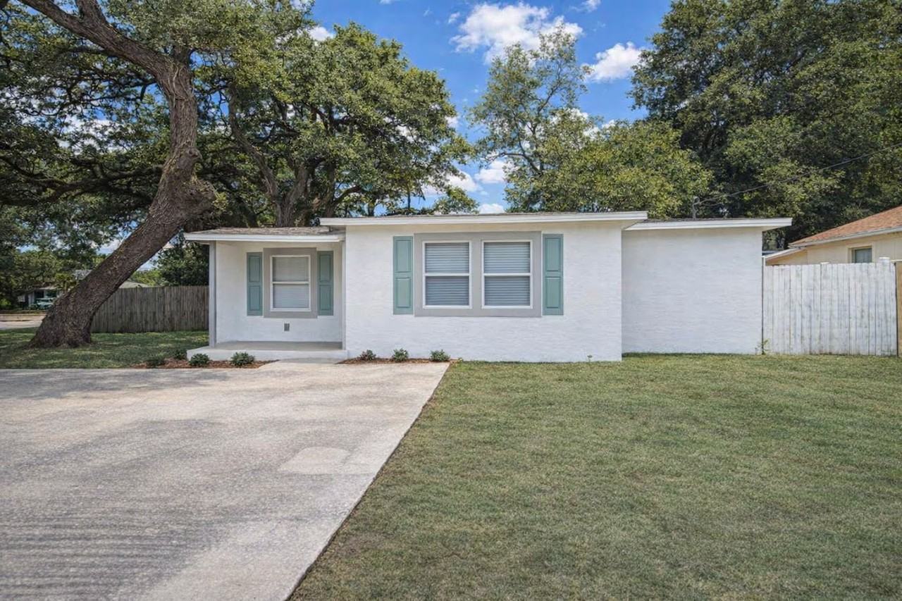 1321 W Rambla St - Photo 2 of 10
