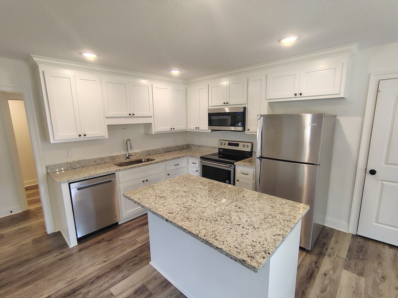 11 Boone Ln - Photo 7 of 32