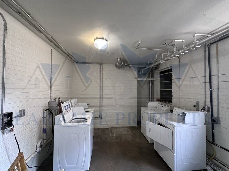 1010 E Grand Ave #4 - Photo 6 of 9