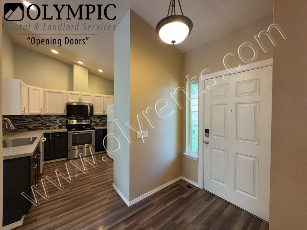 6242 201st Ave Sw - Photo 5 of 20