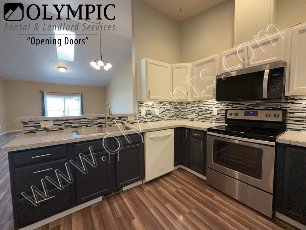 6242 201st Ave Sw - Photo 6 of 20