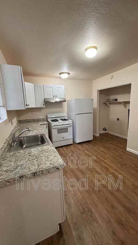 24615 Birch St - Photo 4 of 13