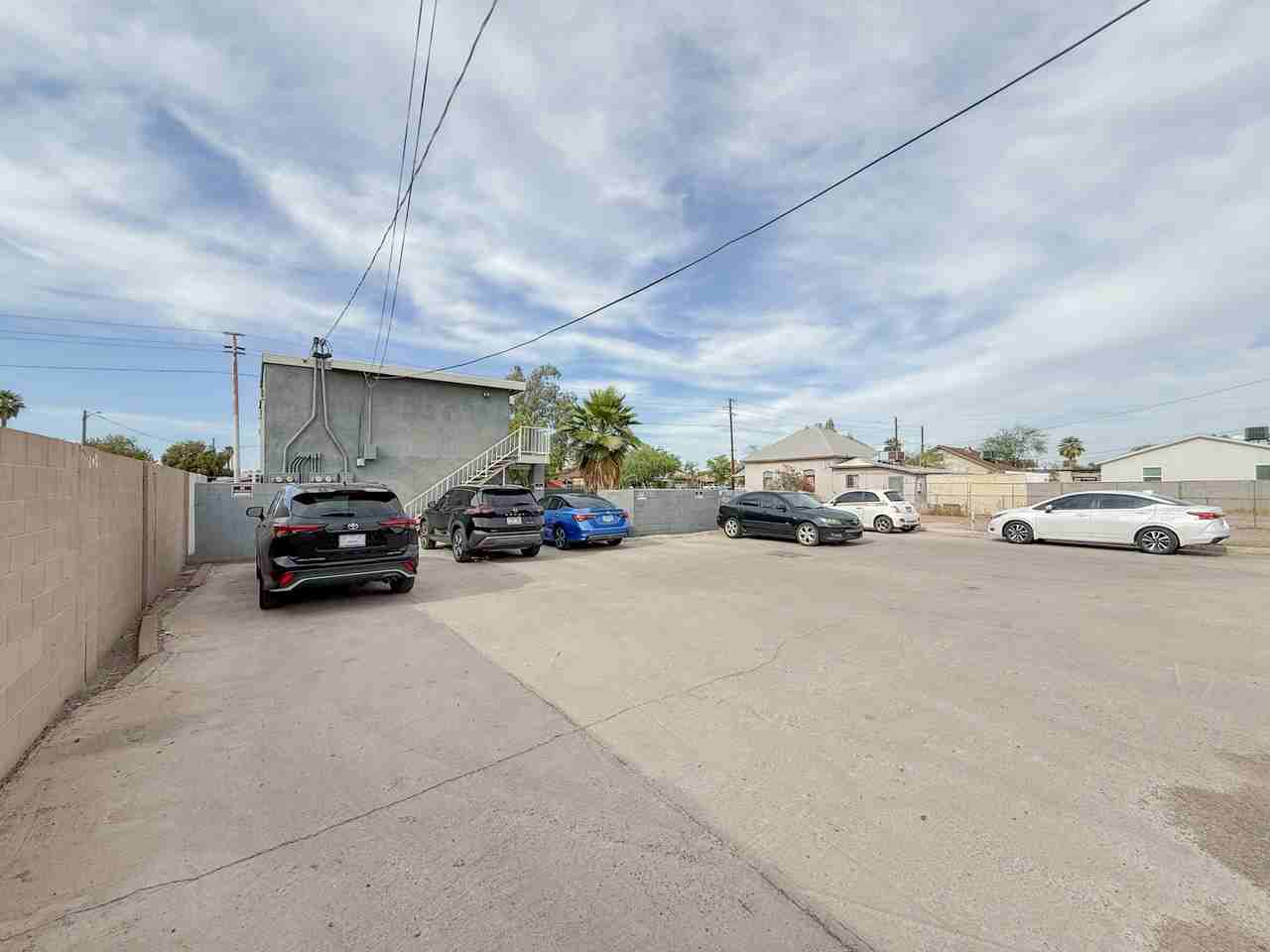 900 E Roosevelt St - Photo 2 of 3