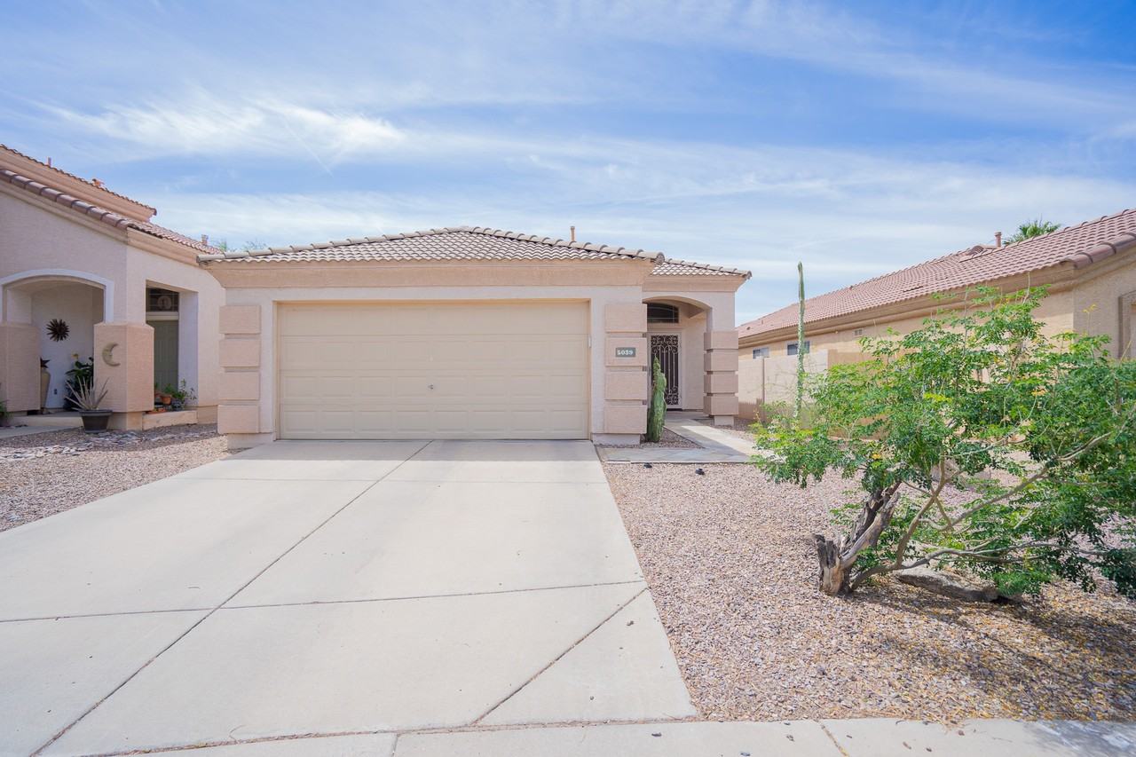 5039 E Lucia Dr - Photo 2 of 33